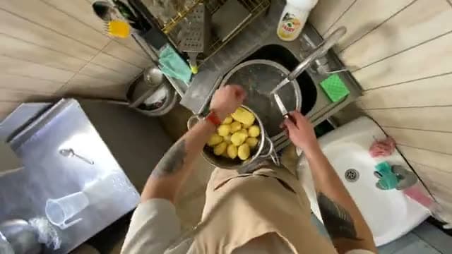Cortando papas — Cocina